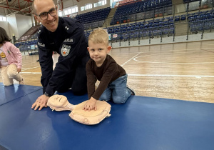 turniej w hali sportowej w ramach finału akcji Łódź Ratunkowa