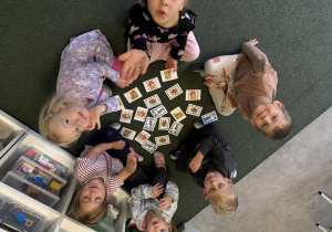 zabawa dydaktyczna na Dzień znaczka pocztowego