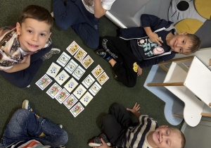 zabawa dydaktyczna na Dzień znaczka pocztowego