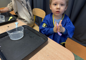 dzieci podczas warsztatów sensorycznych EKSPERCI SLIME