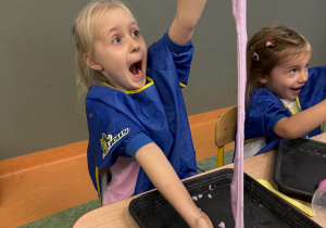 dzieci podczas warsztatów sensorycznych EKSPERCI SLIME