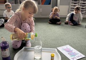 "zaskakujący" eksperyment - lawa