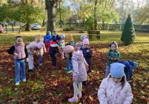 Zabawy w ogrodzie przedszkolnym