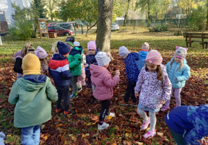 Zabawy w ogrodzie przedszkolnym