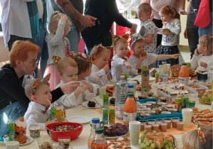 poczęstunek z okazji święta Tygrysków