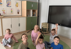 dzieci na sesji zdjęciowej do katalogów Moje Bambino