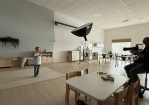 dzieci na sesji zdjęciowej do katalogów Moje Bambino