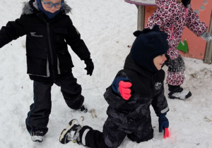 Zabawy ruchowe w ogrodzie ZIMĄ