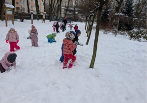 Zabawy ruchowe w ogrodzie ZIMĄ