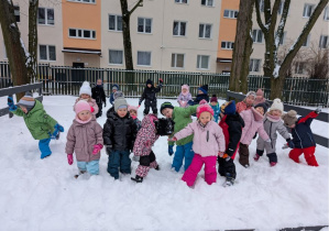 Zabawy ruchowe w ogrodzie ZIMĄ
