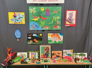 Wystawa konkursowych prac plastycznych "Mój ulubiony dinozaur"