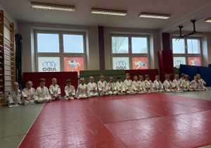 dzieci podczas zajęć judo