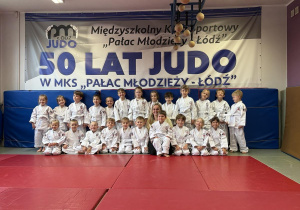 dzieci podczas zajęć judo