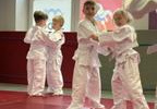 dzieci podczas zajęć judo