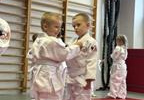 dzieci podczas zajęć judo