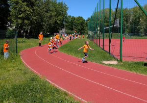 Dzieci podczas Sprintem do Maratonu
